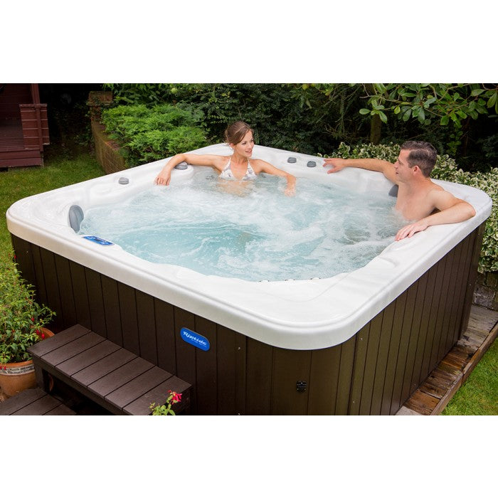 How to Keep Your Hot Tub Running Costs as Low as Possible